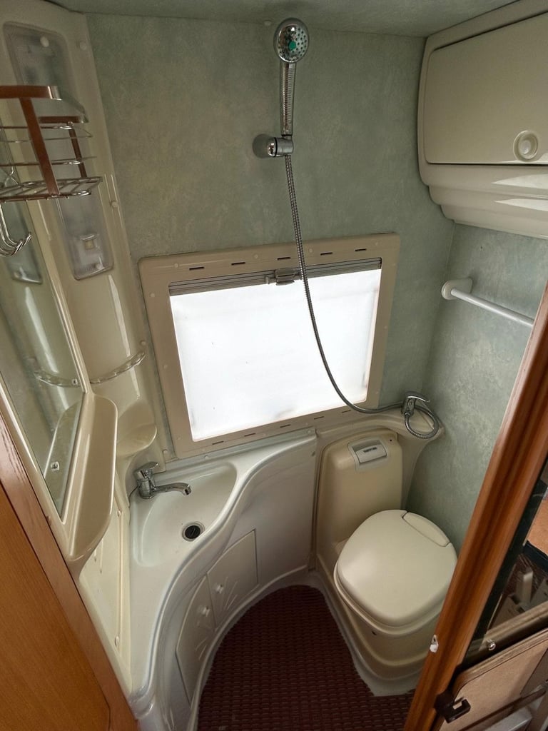 Auto-Sleepers Rienza Motorhome For Sale, Tow Bar U Shape Lounge, 2 Berth 2 Belts