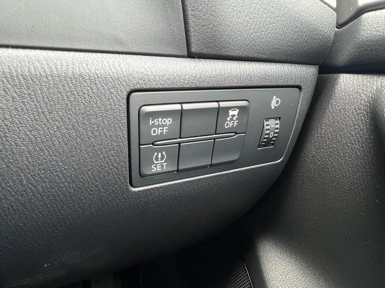 MAZDA MAZDA3 2.0 SKYACTIV-G SE-L Nav 2017