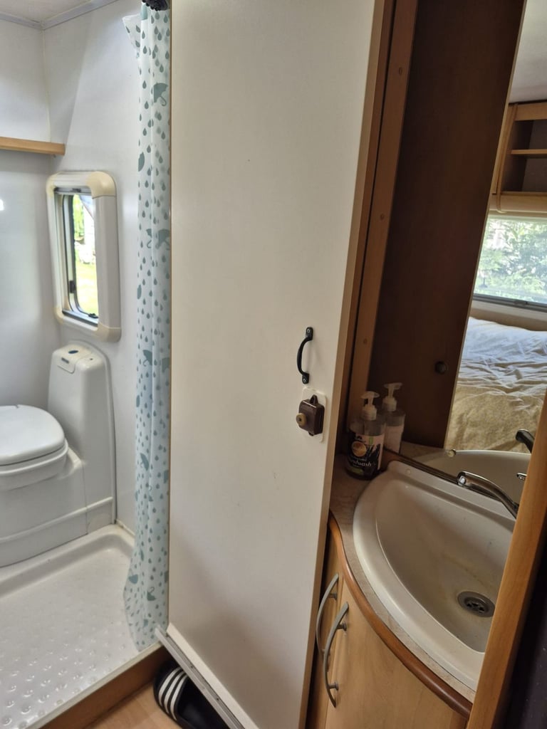 2006 bailey senator for sale fixed bed 