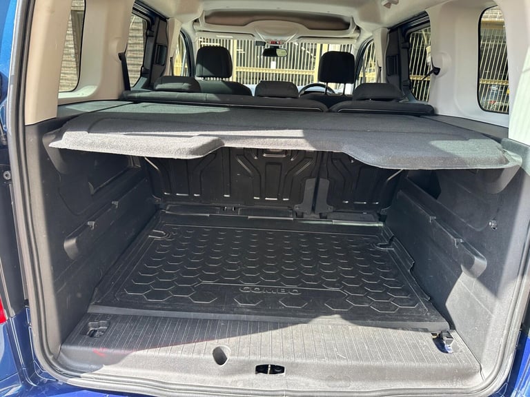 2020 Vauxhall Combo Life 1.5 Turbo D BlueInjection Energy Auto Euro 6 (s/s) 5dr MPV Diesel Automatic