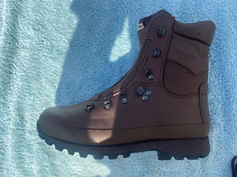 ALTBERG DEFENDER BOOTS COMBAT HIGH LIABILITY BROWN LADIES size 7