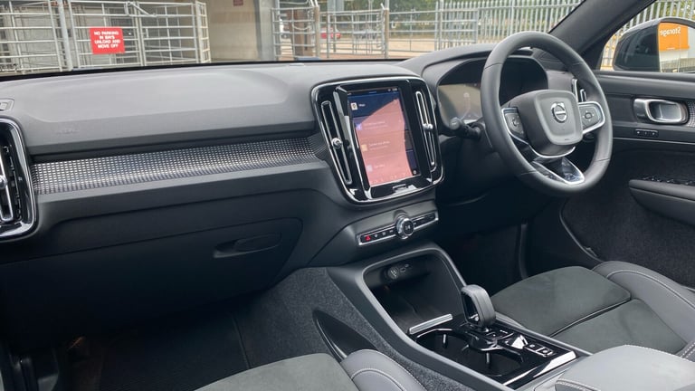 2024 Volvo XC40 2.0 B4P Plus Dark 5dr Auto Petrol Estate Estate Petrol Automatic