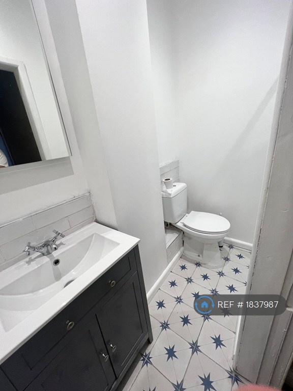 1 bedroom flat in Henderson Row, Edinburgh, EH3 (1 bed) (#1837987)