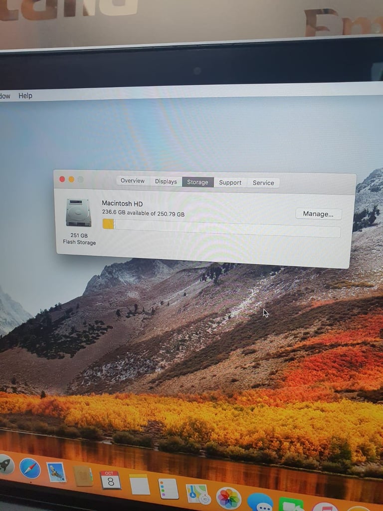 MacBook pro 15 Inch, 16 GB RAM, I7 Intel  