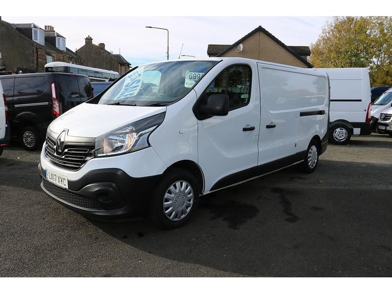 2017 RENAULT TRAFIC LWB *NO VAT* LOW MILES EXCELLENT CONDITION YEARS MOT vivaro