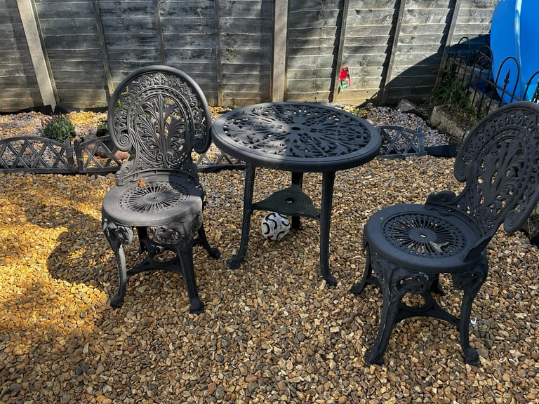 Metal Look Plastic Garden Table and 2 Chairs collection milbrook oos 