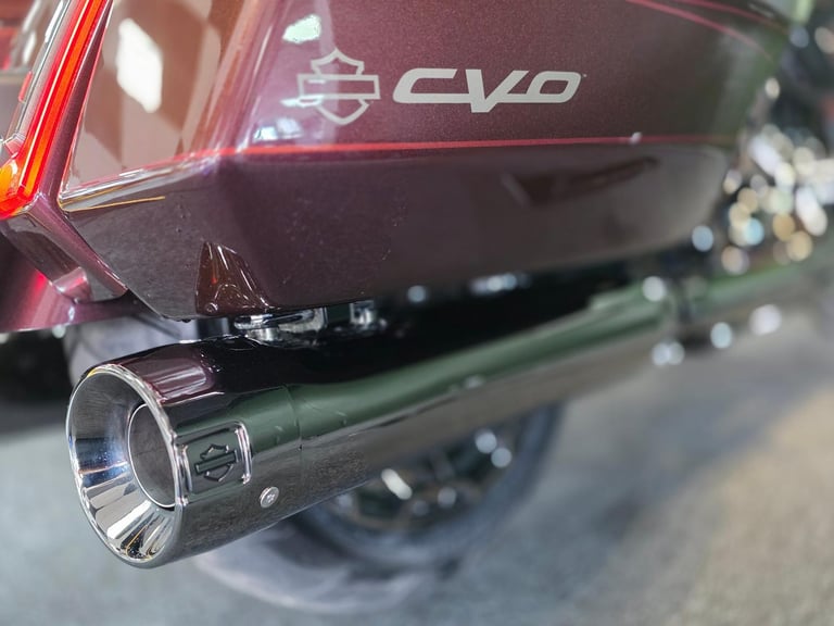 2025 HARLEY-DAVIDSON STREET GLIDE CVO FLHXSE 1982cc 121 650 MILE'S BAGGER