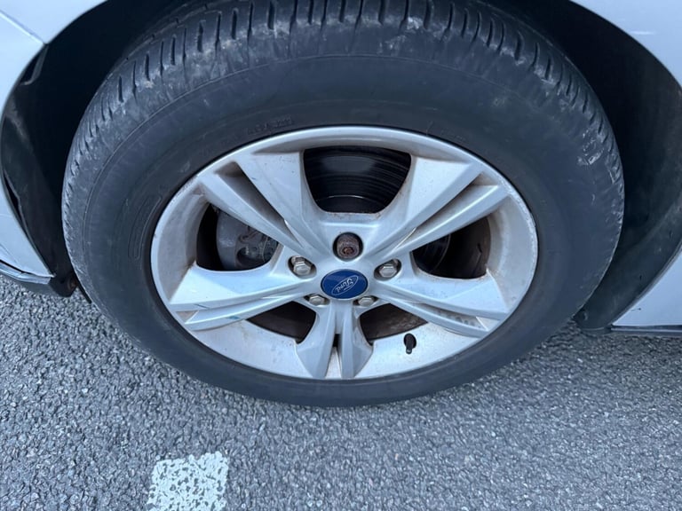  Ford Focus 1.6 Zetec Powershift Euro 5 5dr Petrol Automatic
