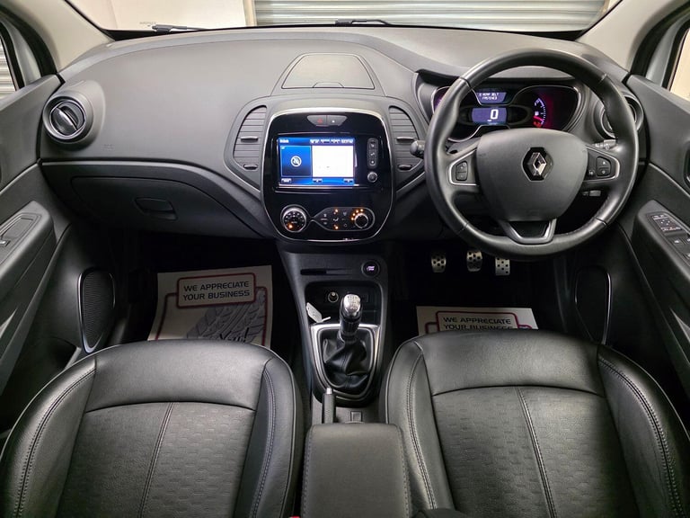 RENAULT CAPTUR 1.2 Signature X Nav TCe White Petrol 2017 WARRANTY 12 MONTHS MOT