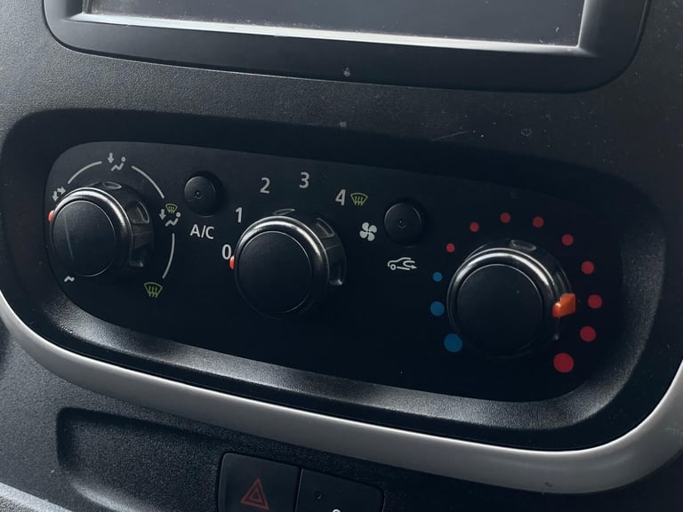 2015 Renault Trafic 1.6 dCi 29 Sport Crew Van LWB Euro 5 5dr WINDOW VAN Diesel Manual