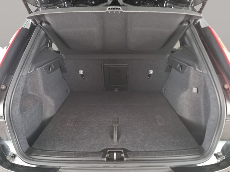 2022 Volvo XC40 2.0 B4 MHEV Ultimate SUV 5dr Petrol Hybrid DCT Auto Euro 6 (s/s) (197 ps) - Suv H...