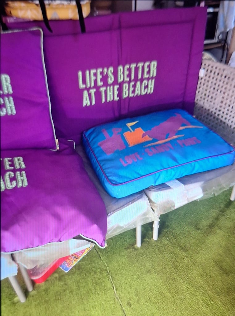 PETS AT HOME DESIGNER DOG BEDS XL BREED  TO LARGE ...