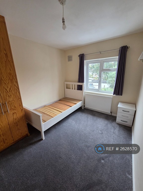 3 bedroom house in Clyfford Road, Ruislip, HA4 (3 bed) (#2628570)