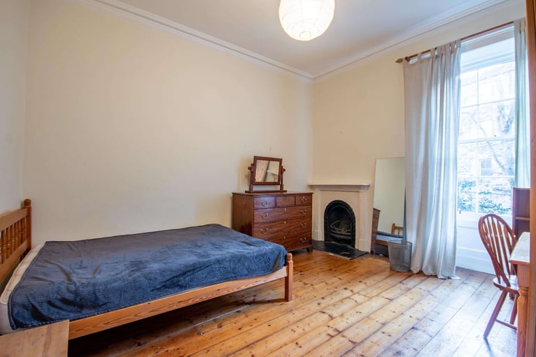 Well presented, 3 bedroom, 1st floor, HMO property in Sciennes – available November
