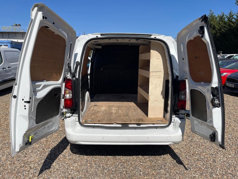 2020 Vauxhall Combo 1.5 Turbo D 2300 Sportive L2 H1 Euro 6 4dr PANEL VAN Diesel Manual