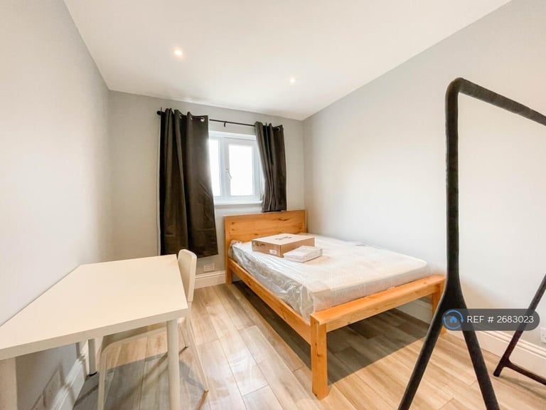 5 bedroom house in Milton Road, Southampton, SO15 (5 bed) (#2683023)