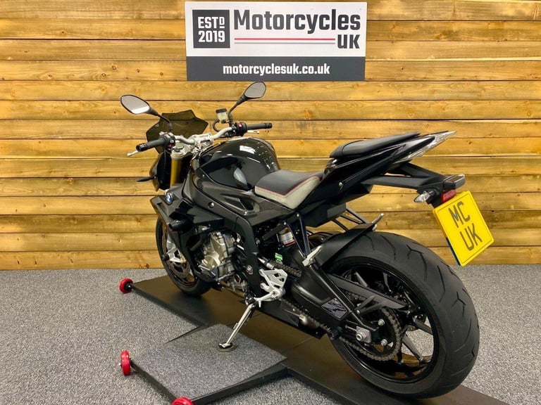 SUPERB 2016 BMW S1000R SPORT, ONLY 7173 MILES AND ONE OWNER, GREAT SPEC!