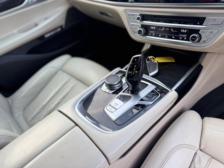 2015 BMW 7 Series 3.0 730d M Sport Auto xDrive Euro 6 (s/s) 4dr SALOON Diesel Automatic