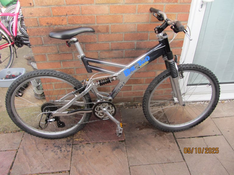 image for mens giant mountain bike  good condition and working order.