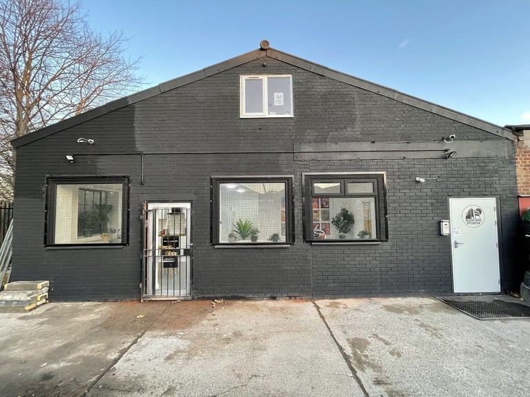 Work/live Unit | Creative Artist Studio | Private Office |  Warehouse Unit to rent  in Enfield EN3