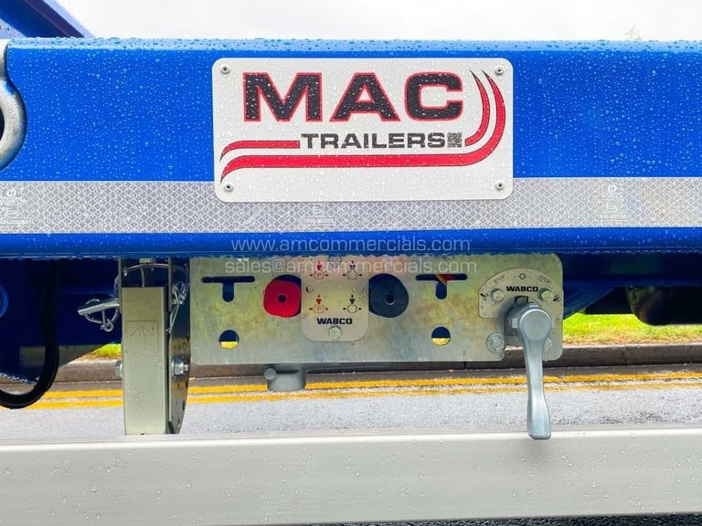 MCCAULEY TANDEM AXLE DRAWBAR LOADER 