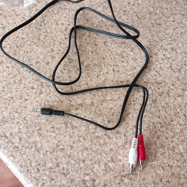 Audio Cable - 3.5mm male jack to 2 x RCA male