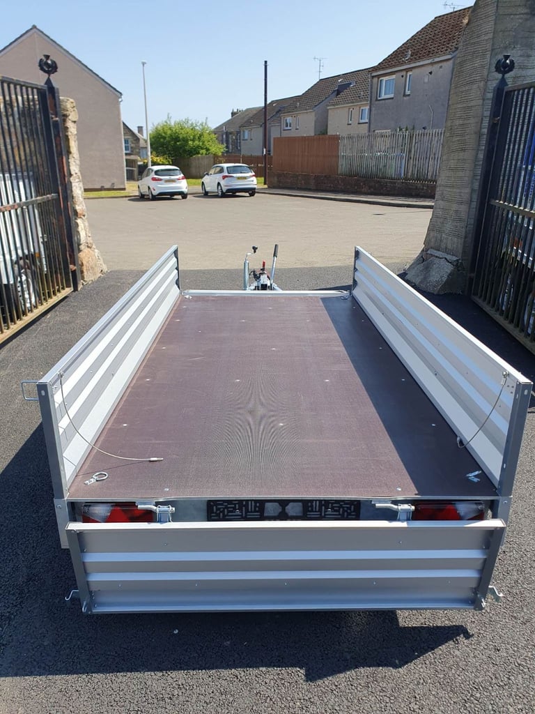 BRAND NEW 10ft x 5ft TWIN AXLE FLAT TRAILER 1300KG