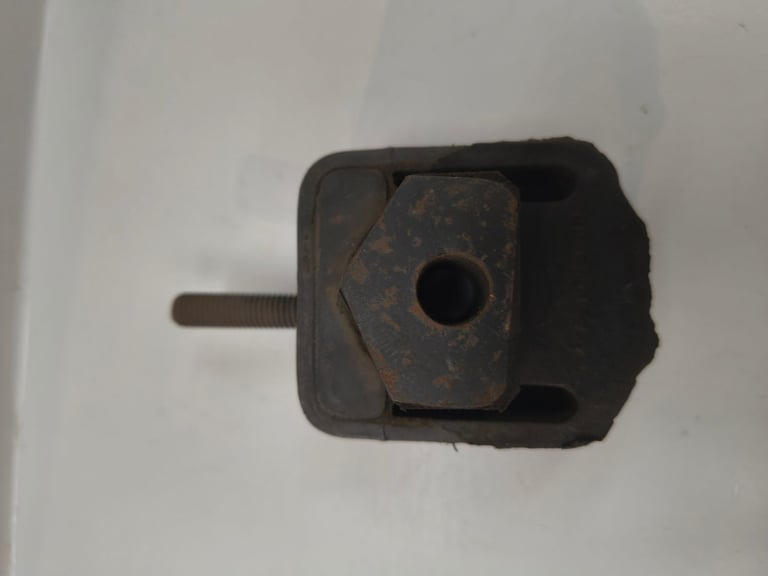 image for Ford Fiesta MK1 MK2 Engine Mount 77FB-6038-EC