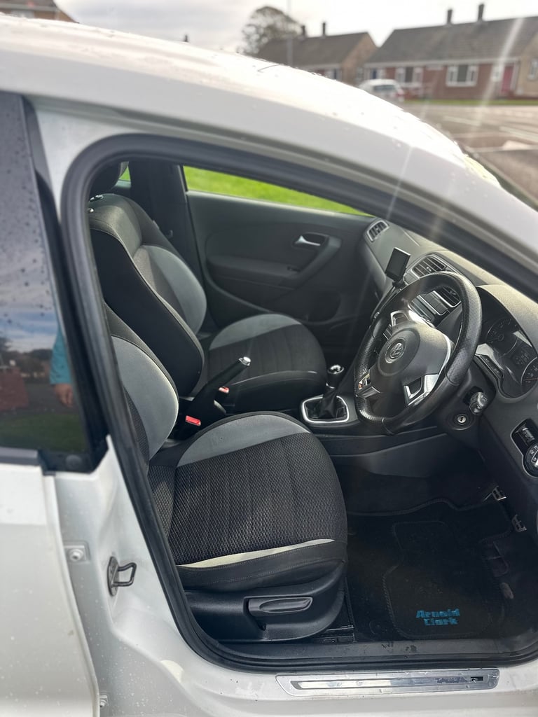 Volkswagen, POLO, Hatchback, 2013, Manual, 1197 (cc), 5 doors
