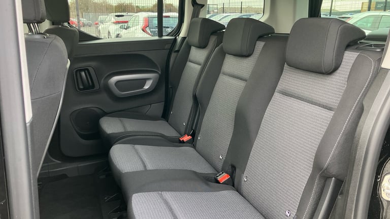 2025 Toyota PROACE CITY Verso 100kW Design L1 50kWh 5dr Auto Electric Estate Estate Electric Auto...