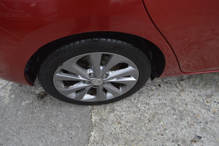 2014 Toyota Auris 1.8 VVTi Hybrid Excel 5dr CVT Auto ONE OWNER SAT NAV  HATCHBACK Petrol/Electric...