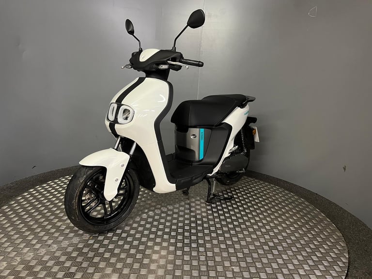 Yamaha Neos 2022 72 Plate Twin Battery  Moped Ride from 16 years / 45 mile range