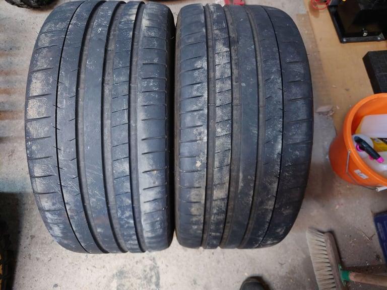 image for 255/35R19 Michelin Pilot Super Sport Tyres