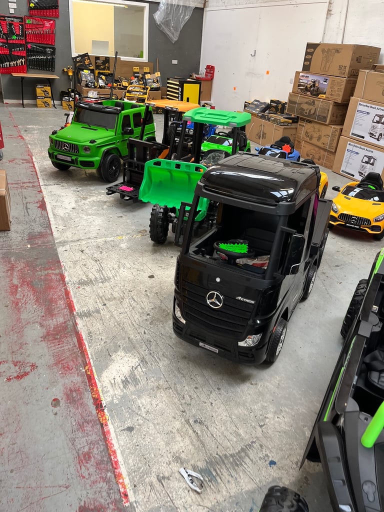 KIDS RIDE ON ELCTRIC CARS 