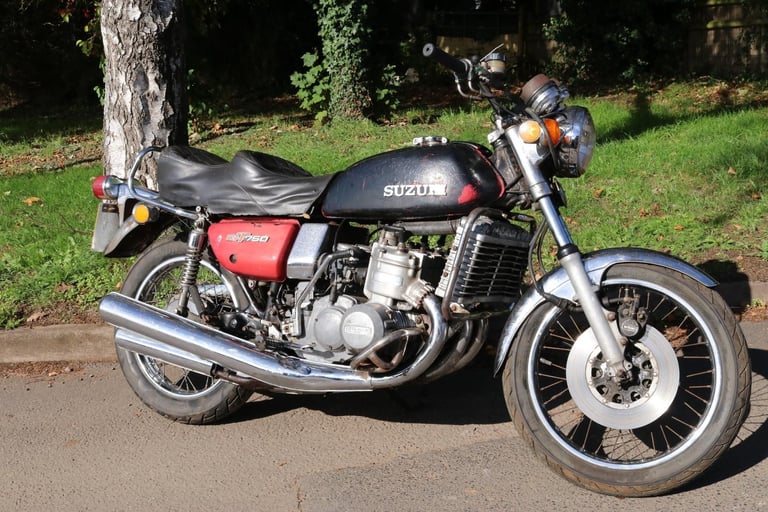 Suzuki GT 750 GT750 M Kettle 1975 UK bike Winter Restoration Project.