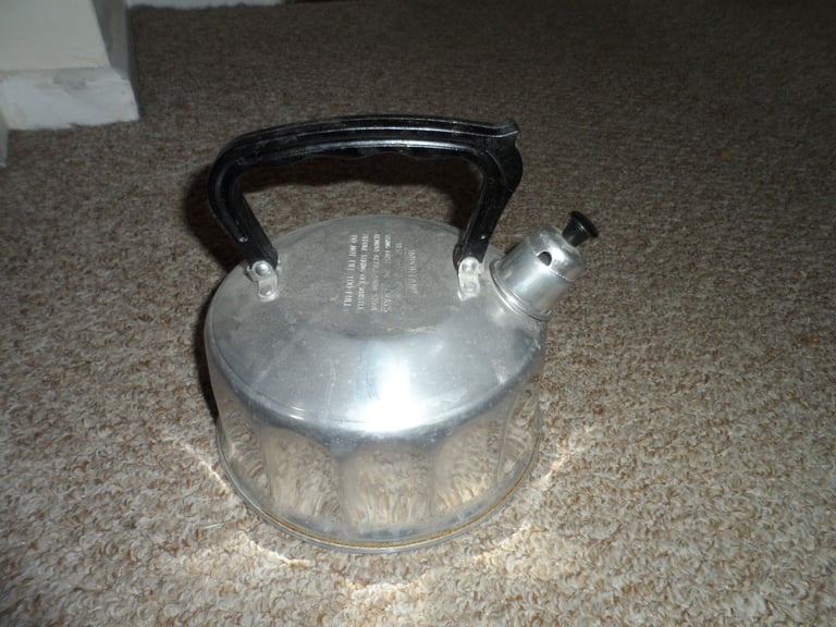 HISTON CAMPING KETTLE WITH WHISTLE 1.5L ALUMINIUM