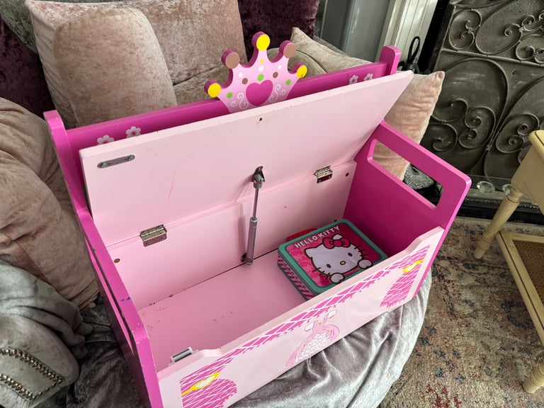 Toy box
