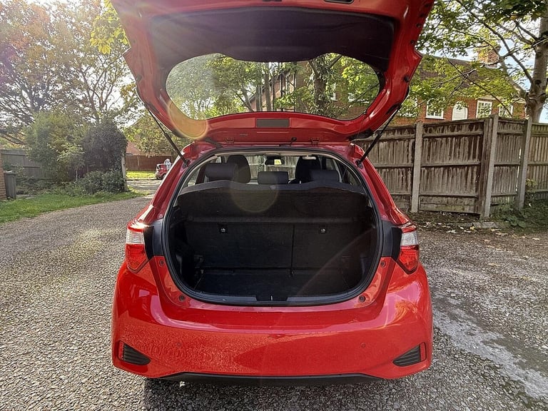 2019 Toyota Yaris 1.5 VVT-i Icon Tech Euro 6 5dr HATCHBACK Petrol Manual