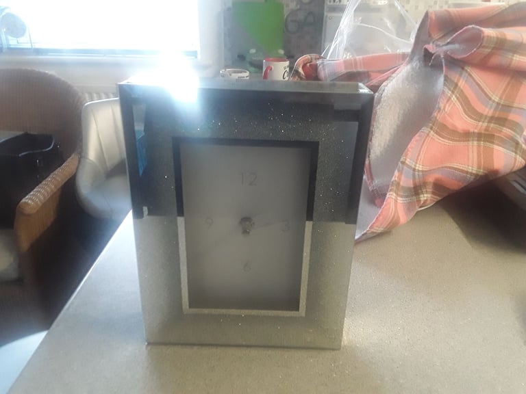 image for Nice glass glittering efect clock for fireplaces or shelves good condition bargain 