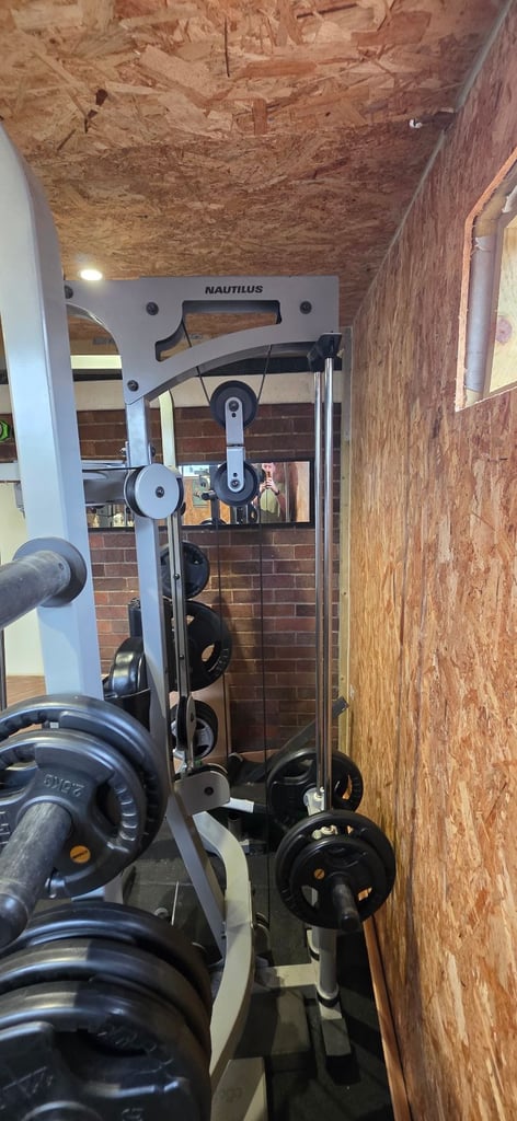💪 Nautilus Multi Gym / Smith Machine – Full Body Setup