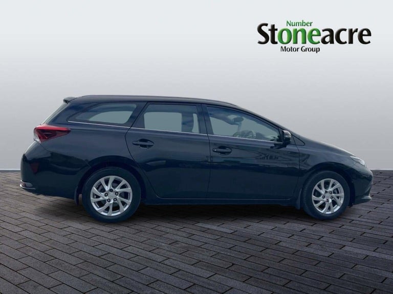 2016 Toyota Auris 1.2T Business Edition 5dr ESTATE PETROL Manual
