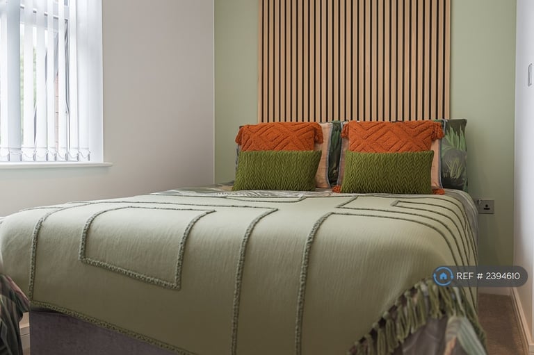 6 bedroom house in Lyndale Avenue, Bridgwater, TA6 (6 bed) (#2394610)