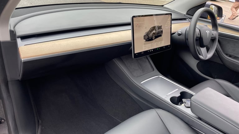 2022 Tesla Model Y Long Range AWD 5dr Auto Electric