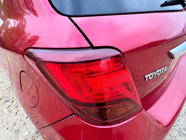 2016 Toyota Yaris 1.5 VVT-h Icon E-CVT Euro 6 5dr HATCHBACK Petrol/Electric Hybrid Automatic