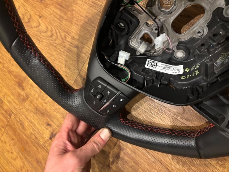 Mk8 fiesta/transit flat bottom steering wheel