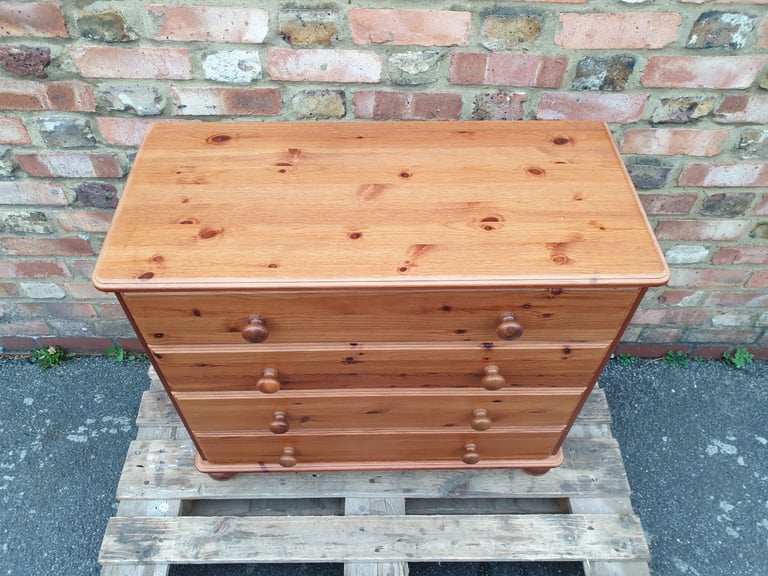 Classic Vintage Pine Chest Of Drawers commode dresser