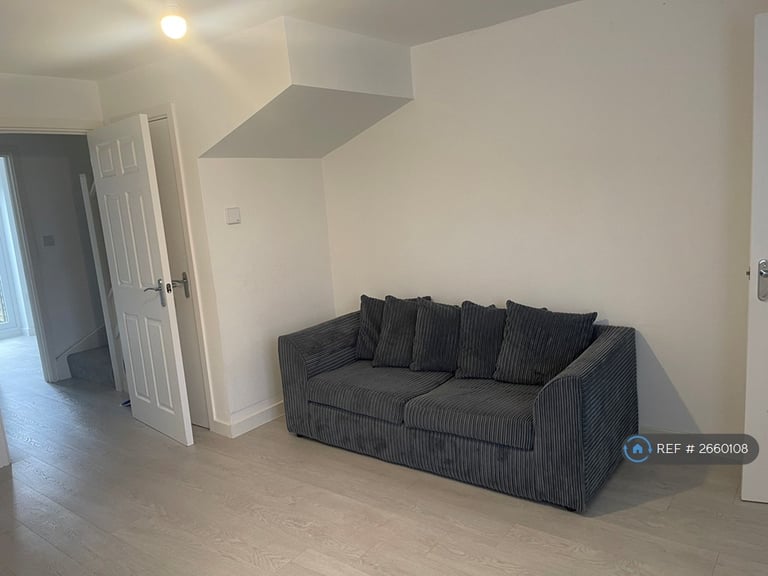3 bedroom house in Chelmsford Drive, Coventry, CV6 (3 bed) (#2660108)