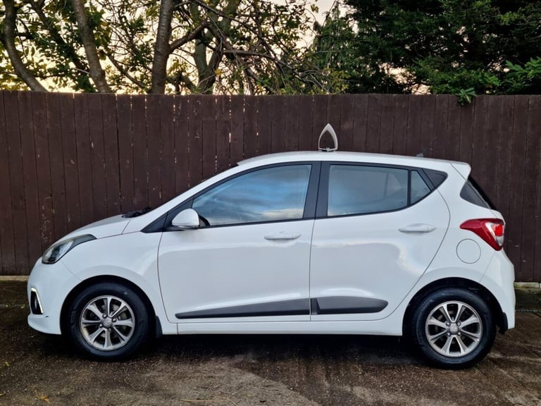 2015 Hyundai i10 1.0 Premium 5dr HATCHBACK PETROL Manual