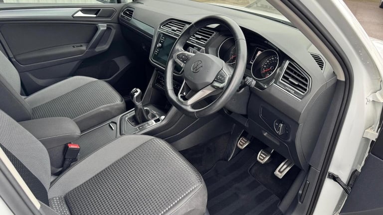 VOLKSWAGEN TIGUAN 1.5 TSI Active Euro 6 (s/s) 5dr 2022