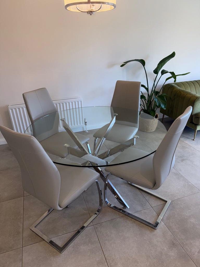 Table & 4 chairs
